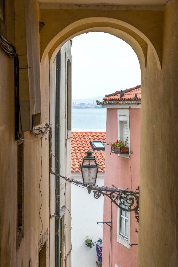 Alfama, Bright And Spacious With Private Terrace, By Timecooler Lisboa Exterior foto